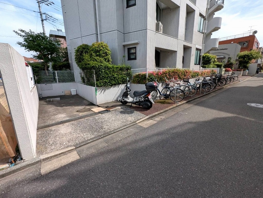 クリオ赤塚壱番館　駐車場